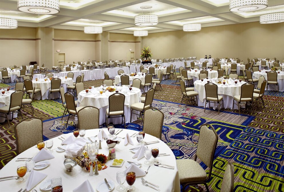 Large meeting ballroom in Texarkana set up for conferences and corporate events