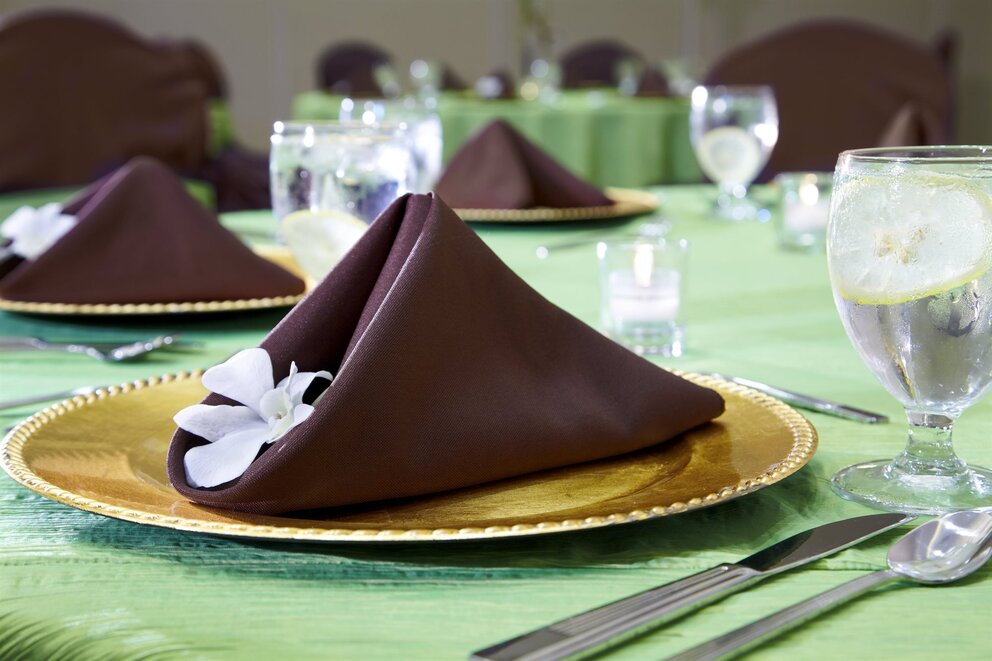 Elegant table decor for Texarkana meetings and corporate events